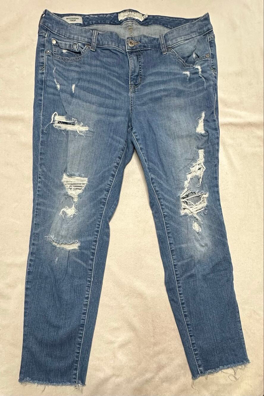 Torrid Boyfriend Crop Jeans Women’s 14 Distressed Raw Hem Medium Wash Denim